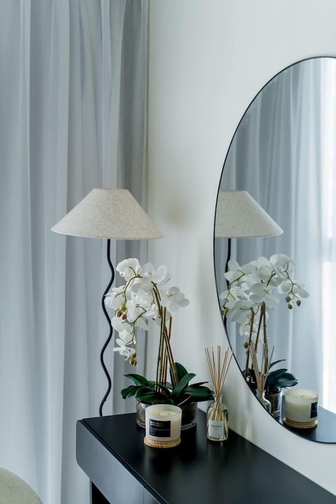 Nasma Luxury Stays - Azizi Riviera 44