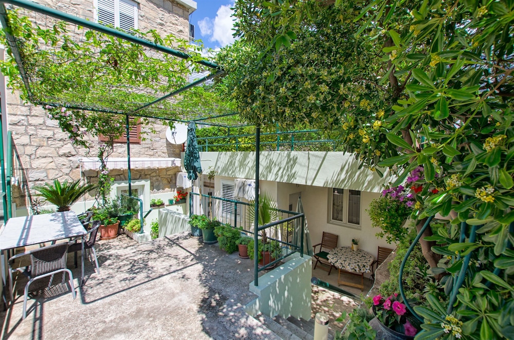 Apartments Juranovic view 3