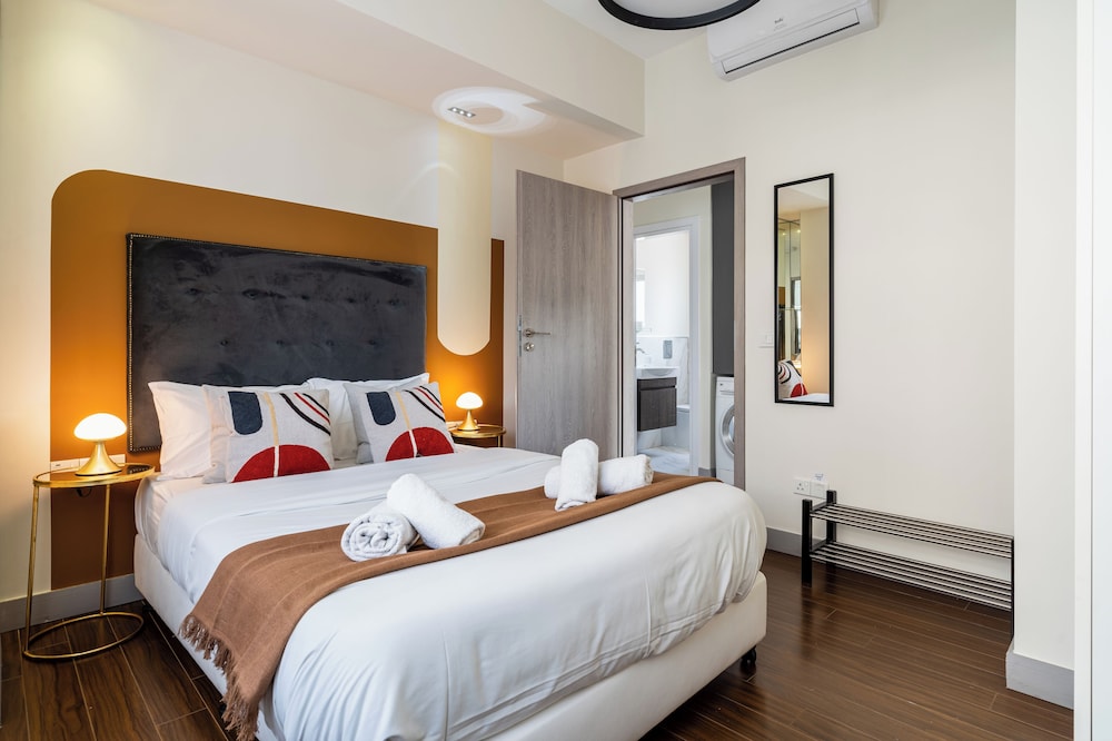 Local Host Living - Signature Apartments in Nicosia