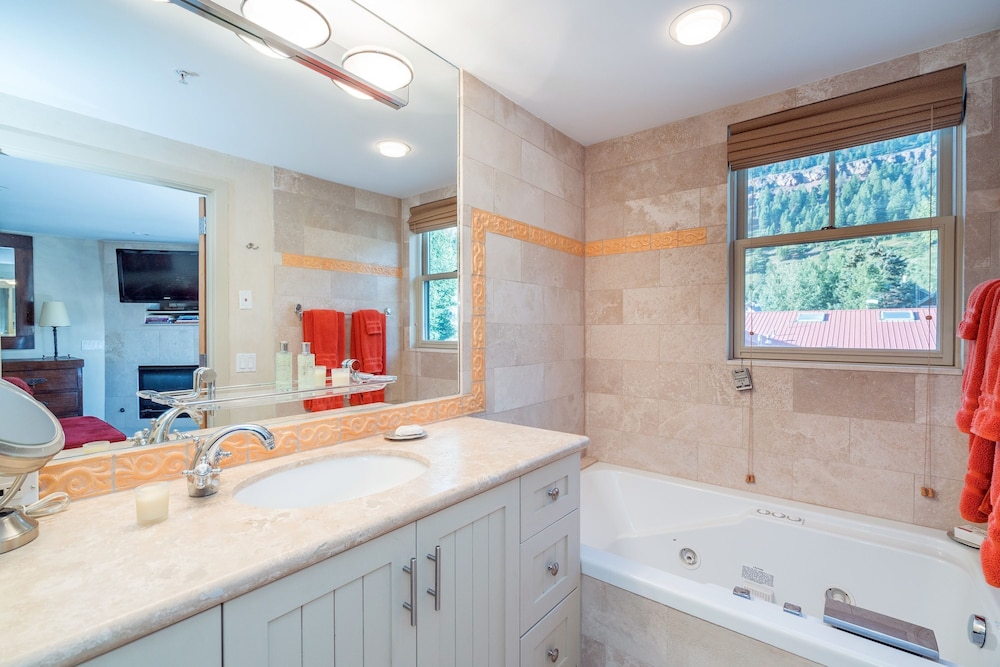 Gold Dust Crossing A4 by Avantstay Telluride Gem in Great Location