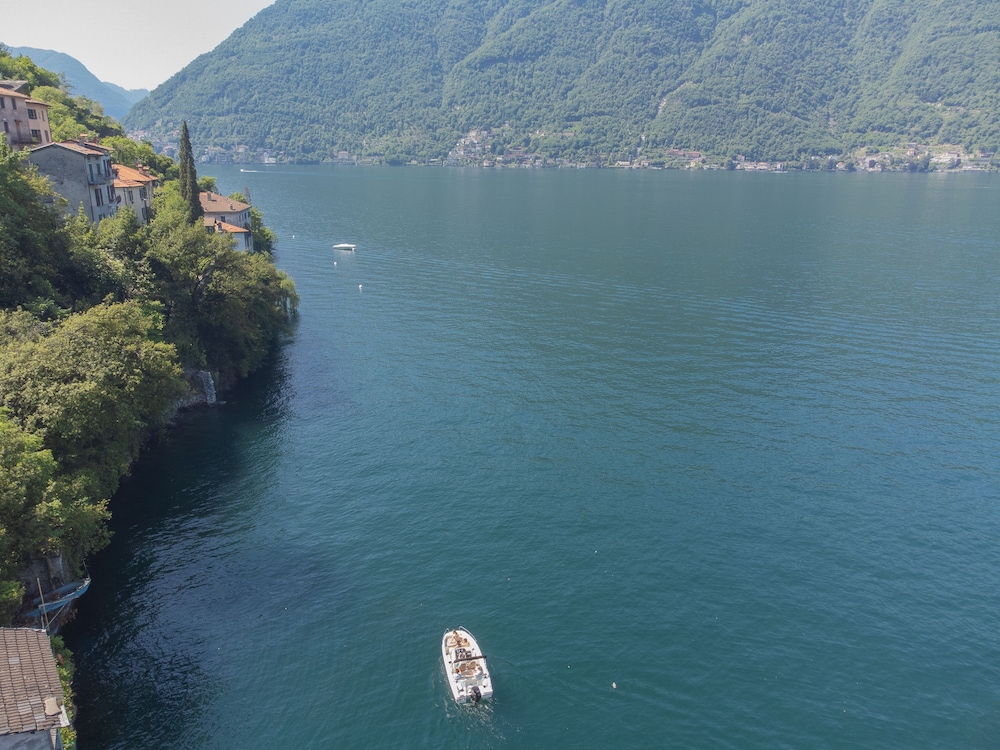 Lavarell House - Best Lake View