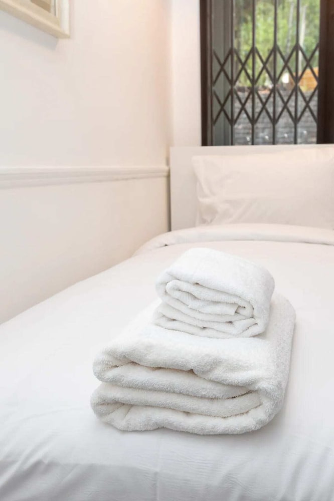 Spacious & Welcoming 4BD House - Kennington