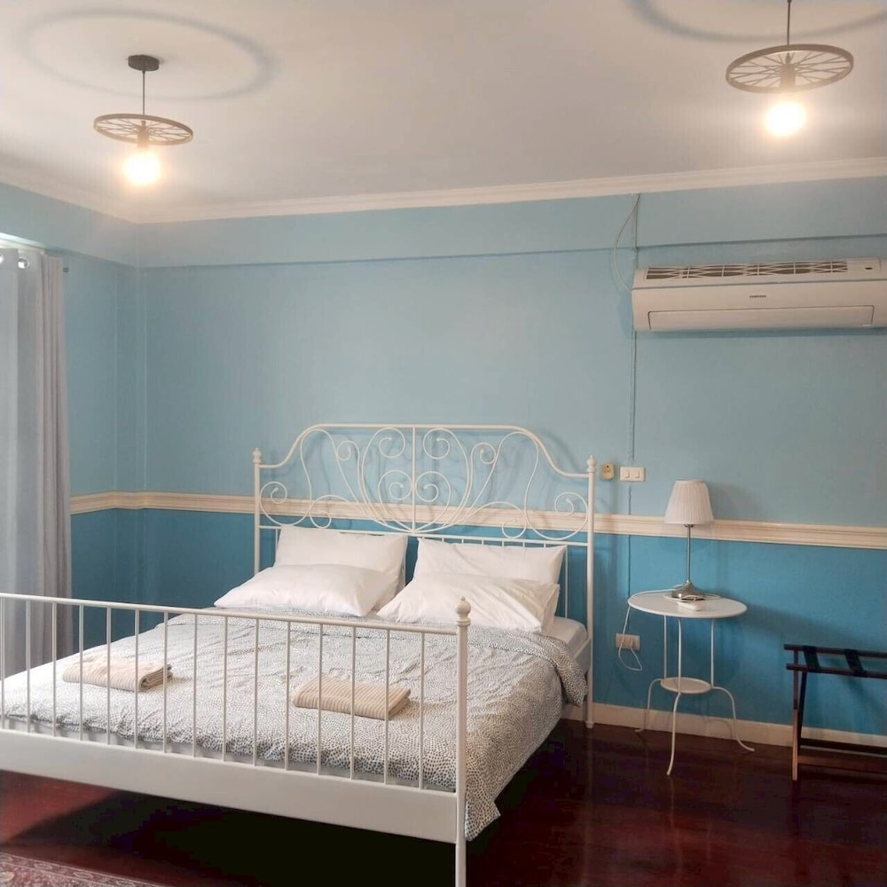 Aran hostel &Cafe Ngamwongwan