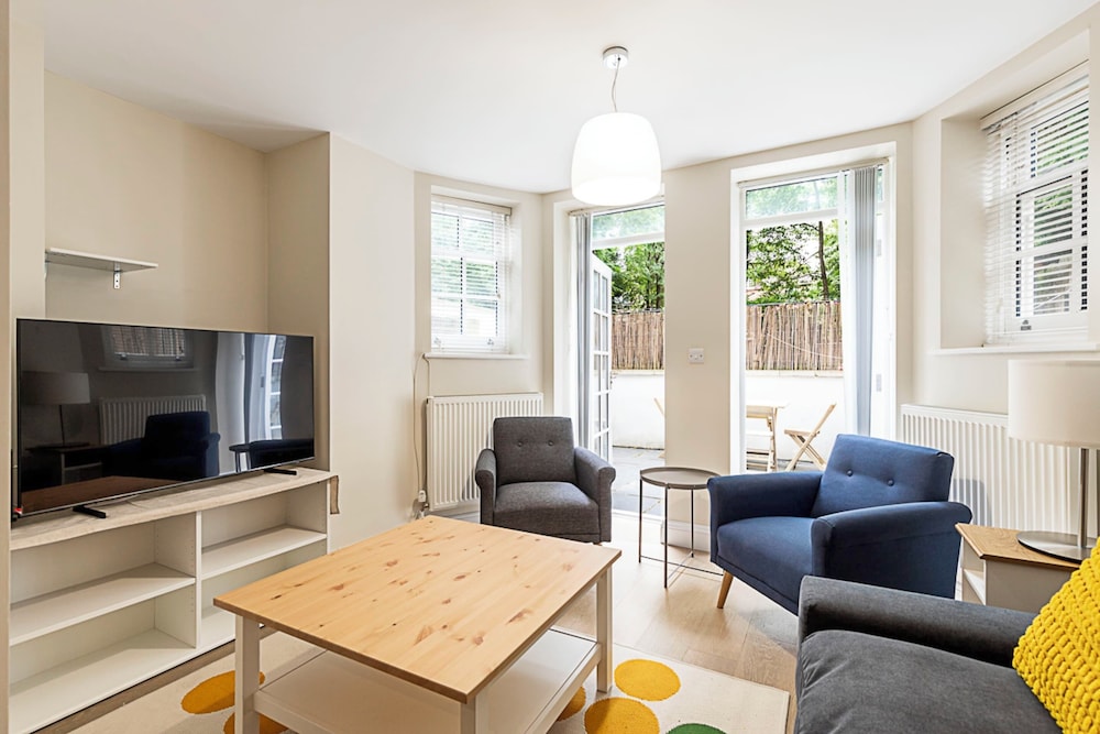 Charming and Modernised Edwardian Flat