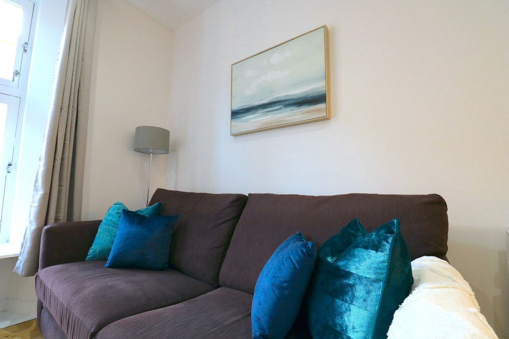 Comfortable Apartment in West End