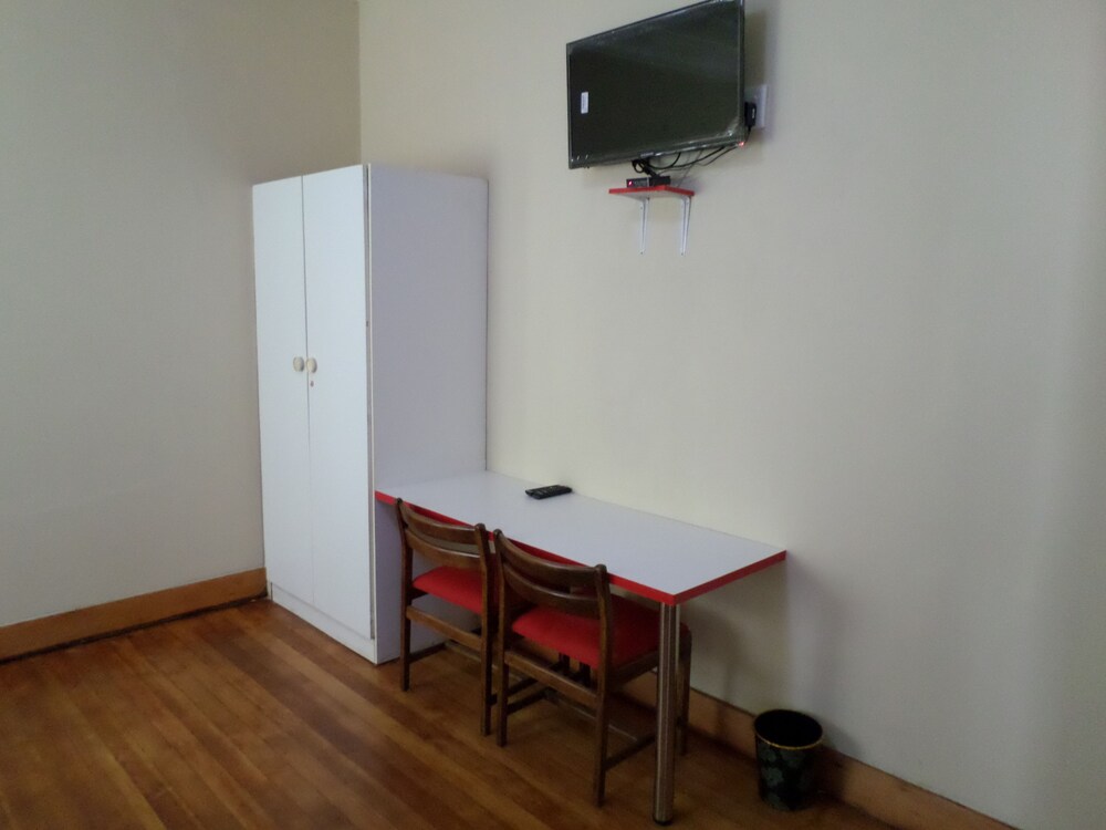 Johannesburg Vacations - DJ Guest Lodge - Property Image 15