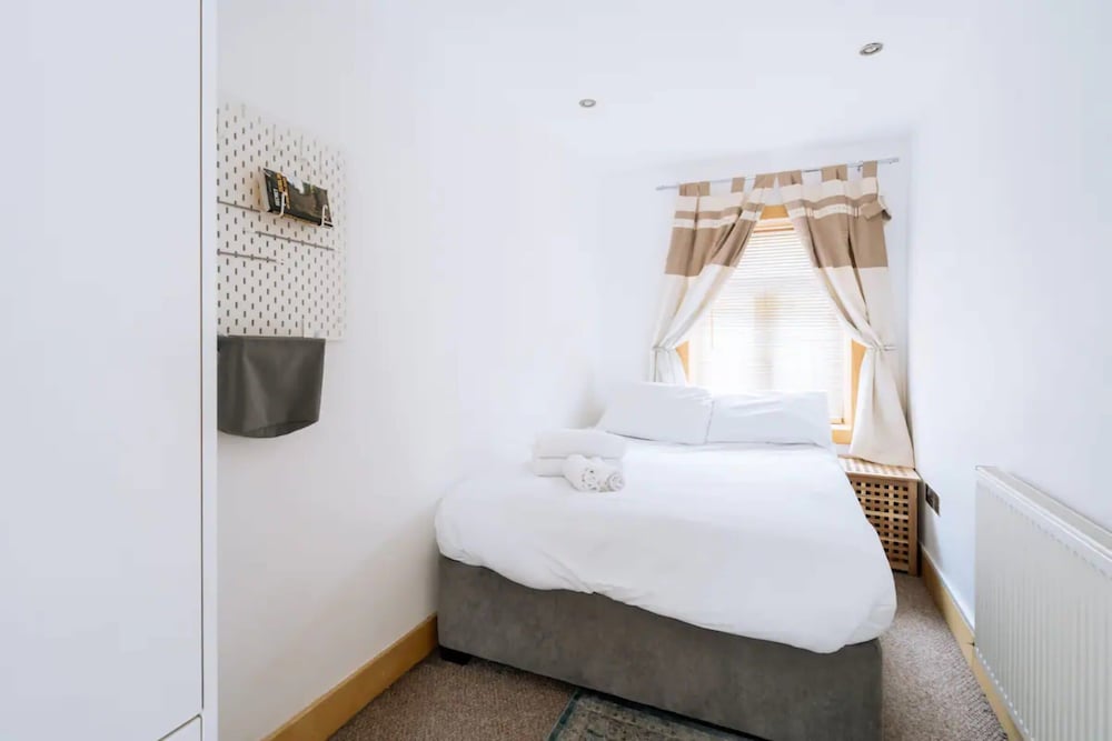 Stunning 3 Bedroom House in Dublin With Courtyard