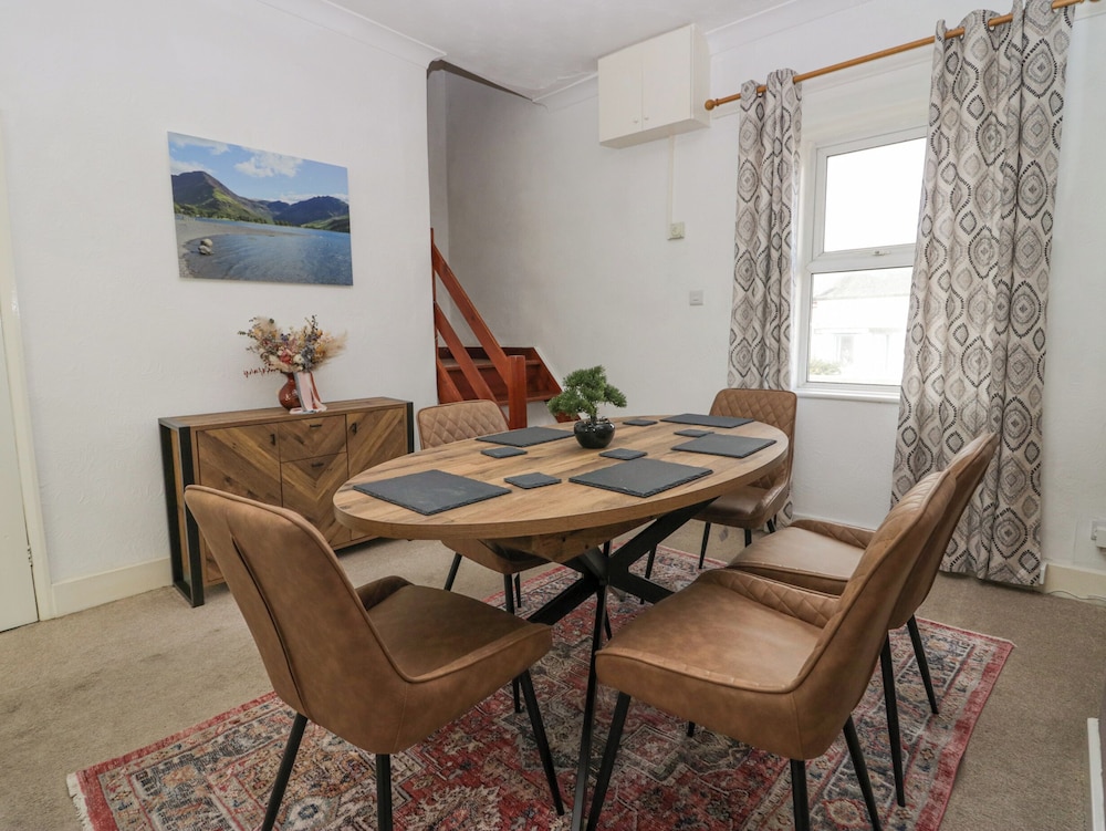 3 Nixon Terrace