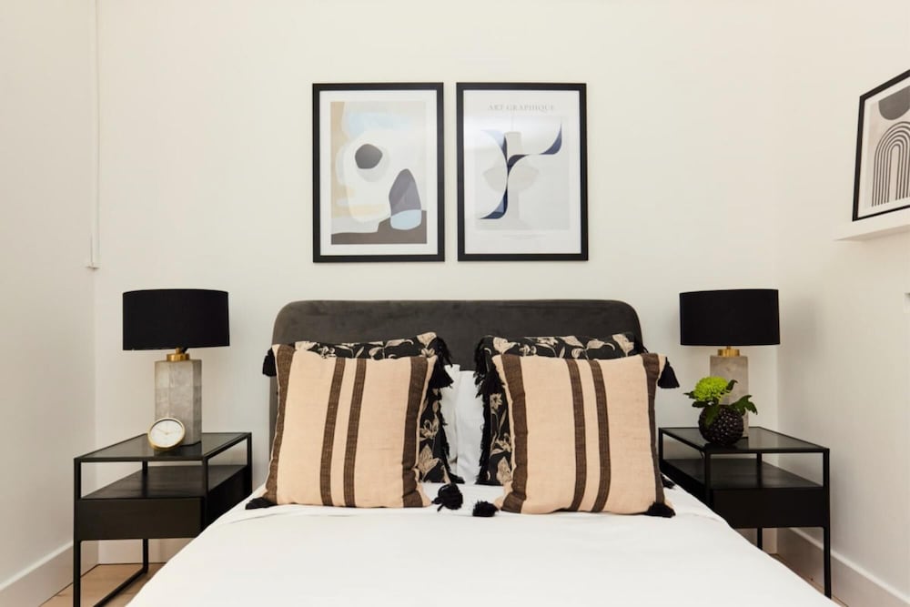 The Lanhill Road Crib - Dazzling 2bdr Flat With Garden