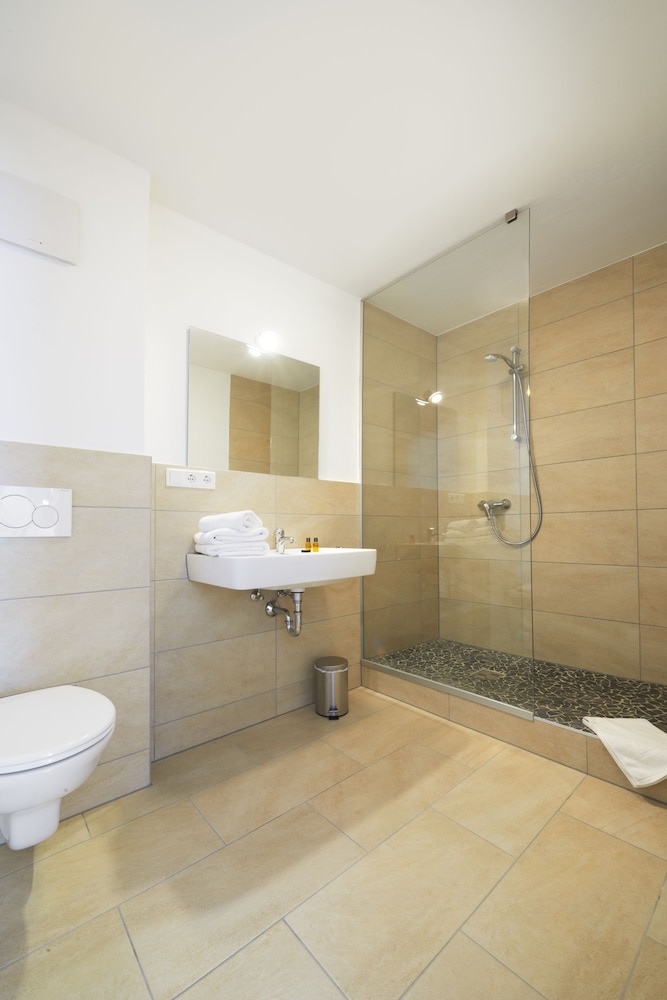 Berlin Vacations - HOTEL NEW IN - Ingolstadt - Gaimersheim - Property Image 13