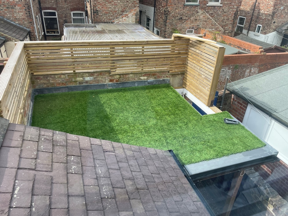 Impeccable 3-bed House in York photo 4