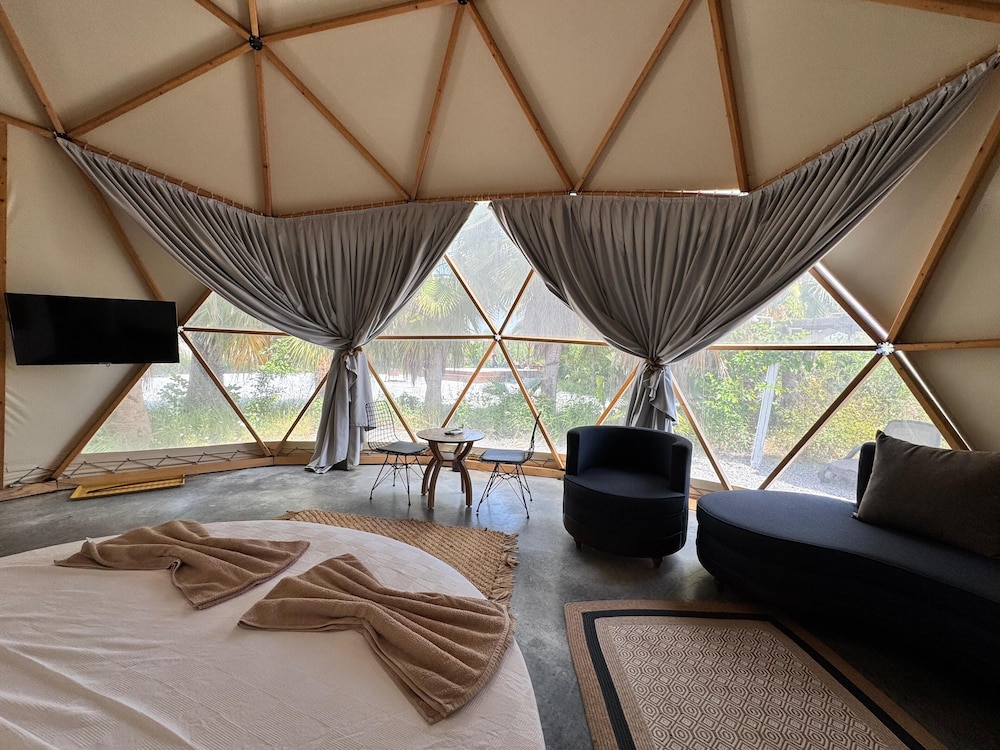 In Out Resort Glamping