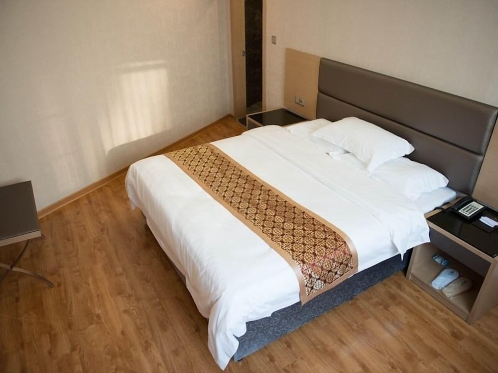 GreenTree Inn Shantou Jinping District Leshan Road Hotel