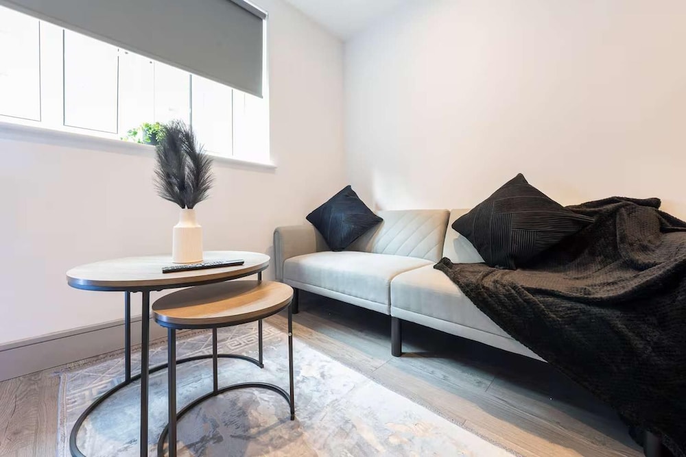 Cosy City Apartment - Your Home in Bradford!