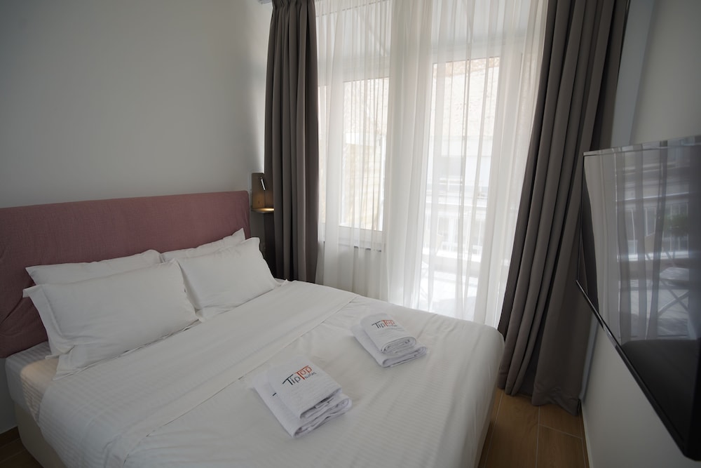 Tip Top Suites