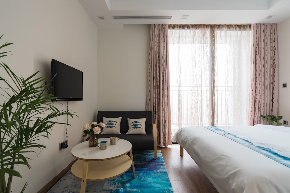 Sunny - Vinhomes GreenBay Residences