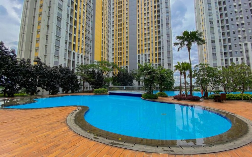 Cozy Studio Apartment Near Binus At Springlake Summarecon Bekasi