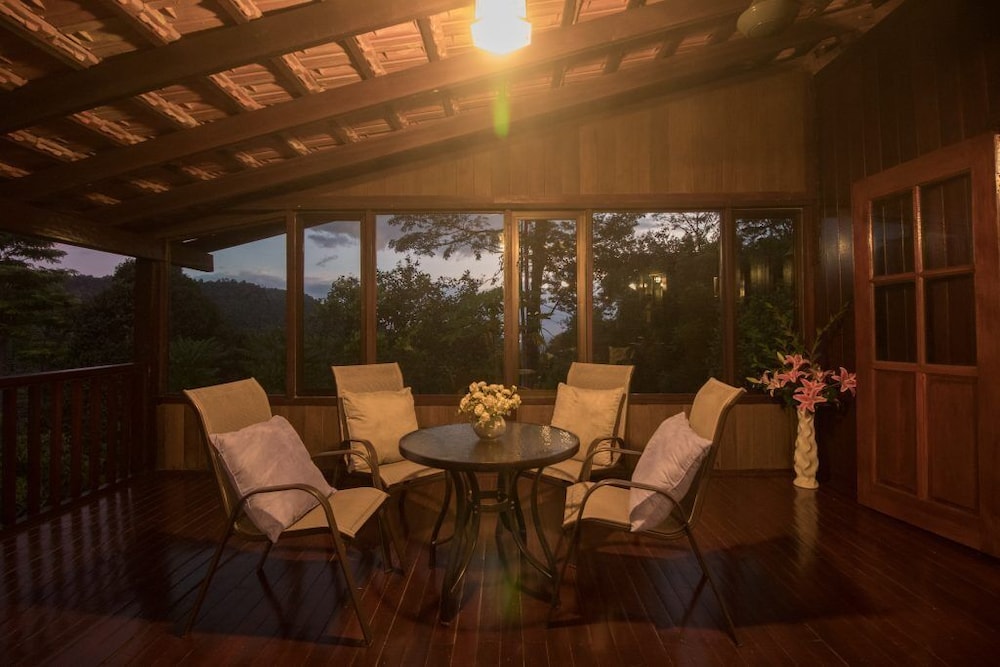De Serenity - Exclusive Jungle Retreat