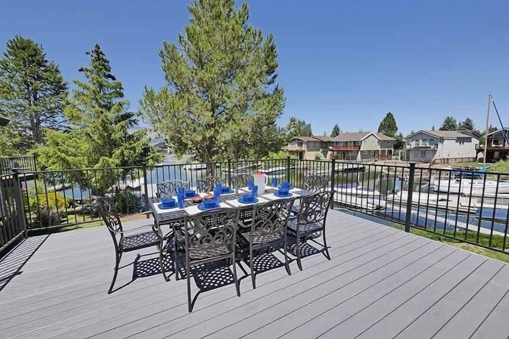 1899 Cascade Court 4 Bedroom Home by RedAwning