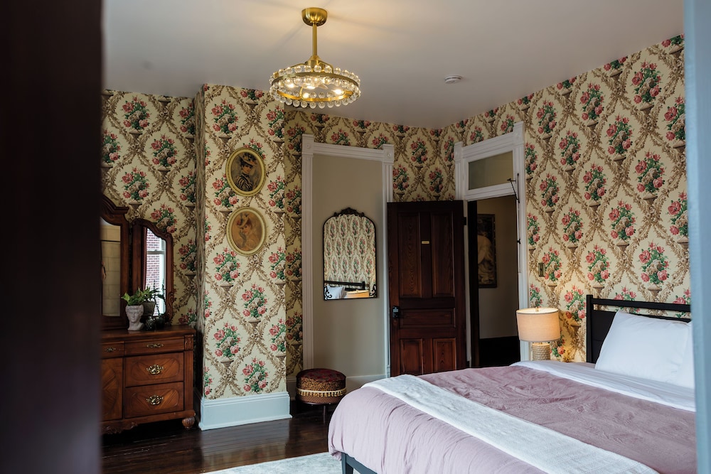 Blue Ridge Abbey Bed & Breakfast