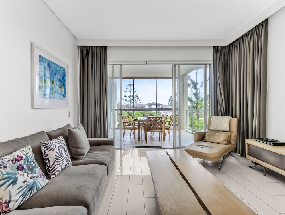 Tropical Park View Retreat 3BR Bali Resort in Kingscliff (1210)