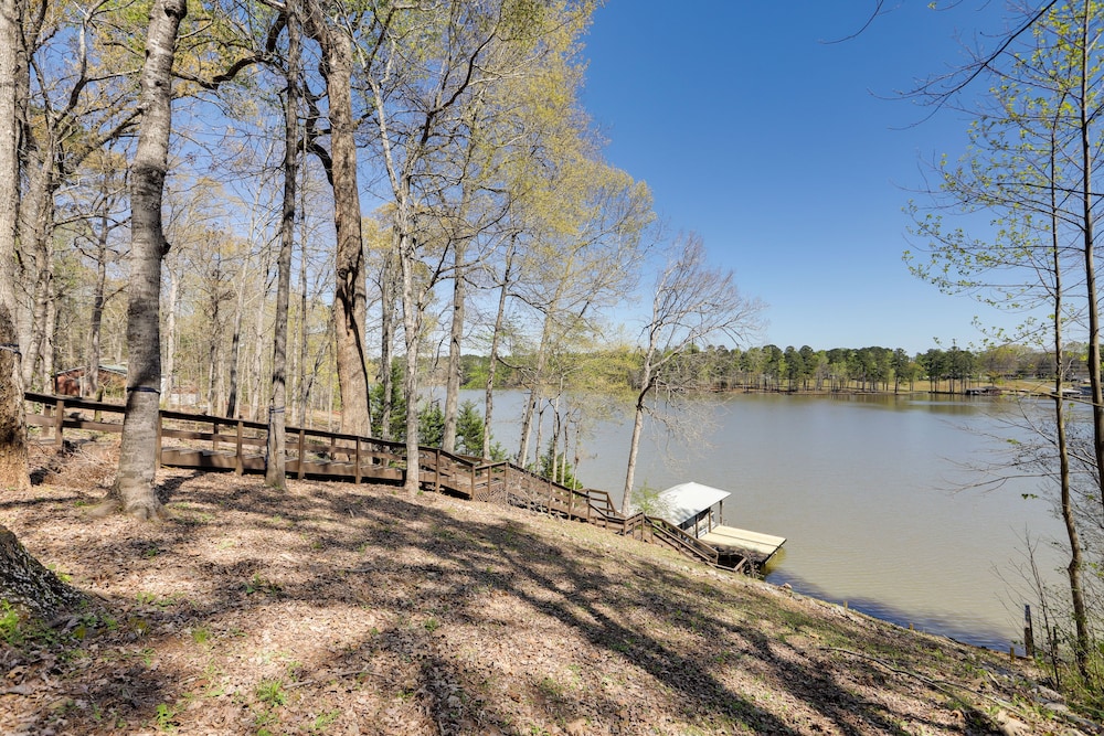 Milledgeville Vacations - Pet-friendly Milledgeville Home on Lake Sinclair! - Property Image 3