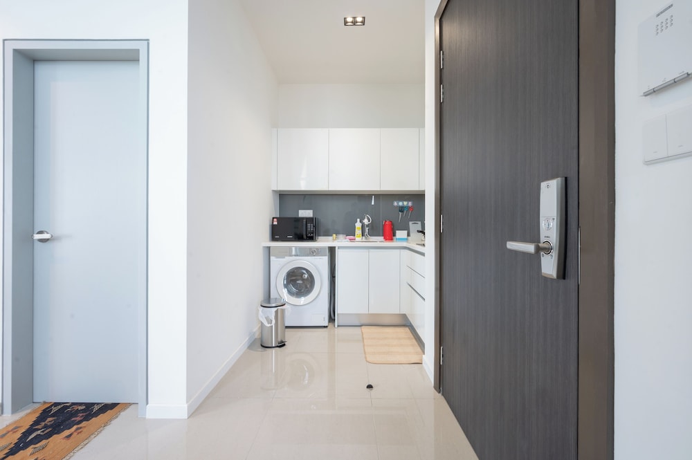 HighPark Suites by Airhost