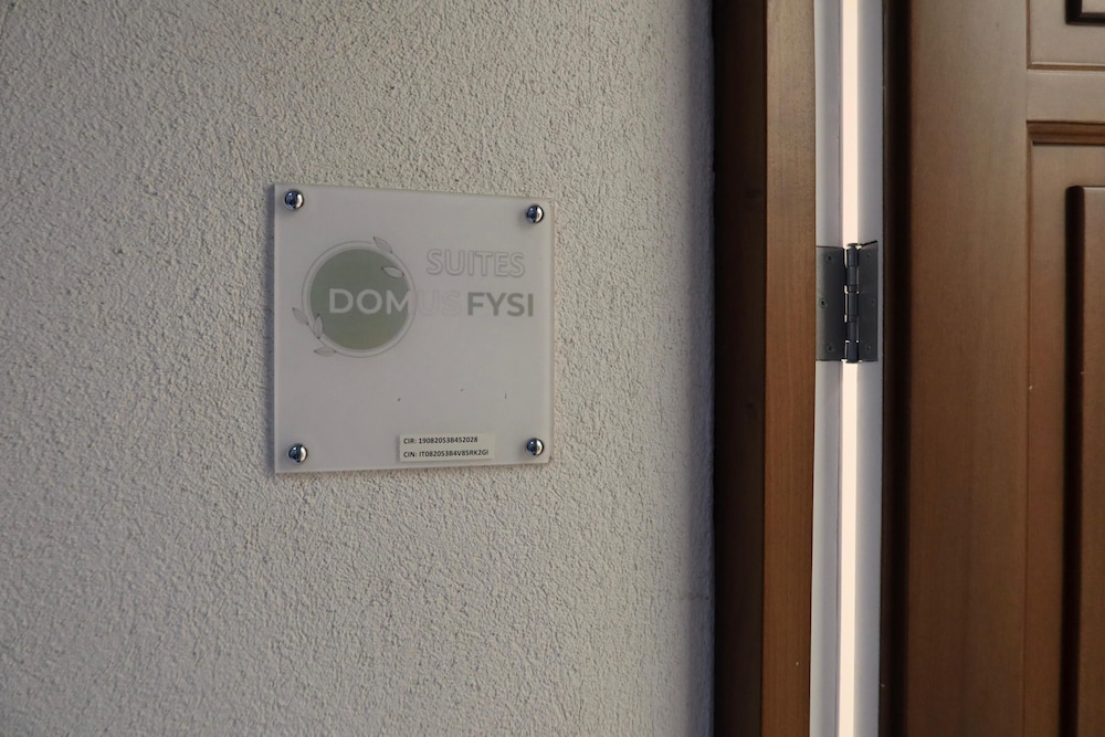 Suites Domus Fysi