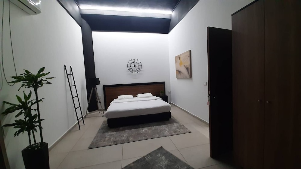 Luxury 1br-2br Apt-panoramic View Terrace 24-7 Pwr view 4
