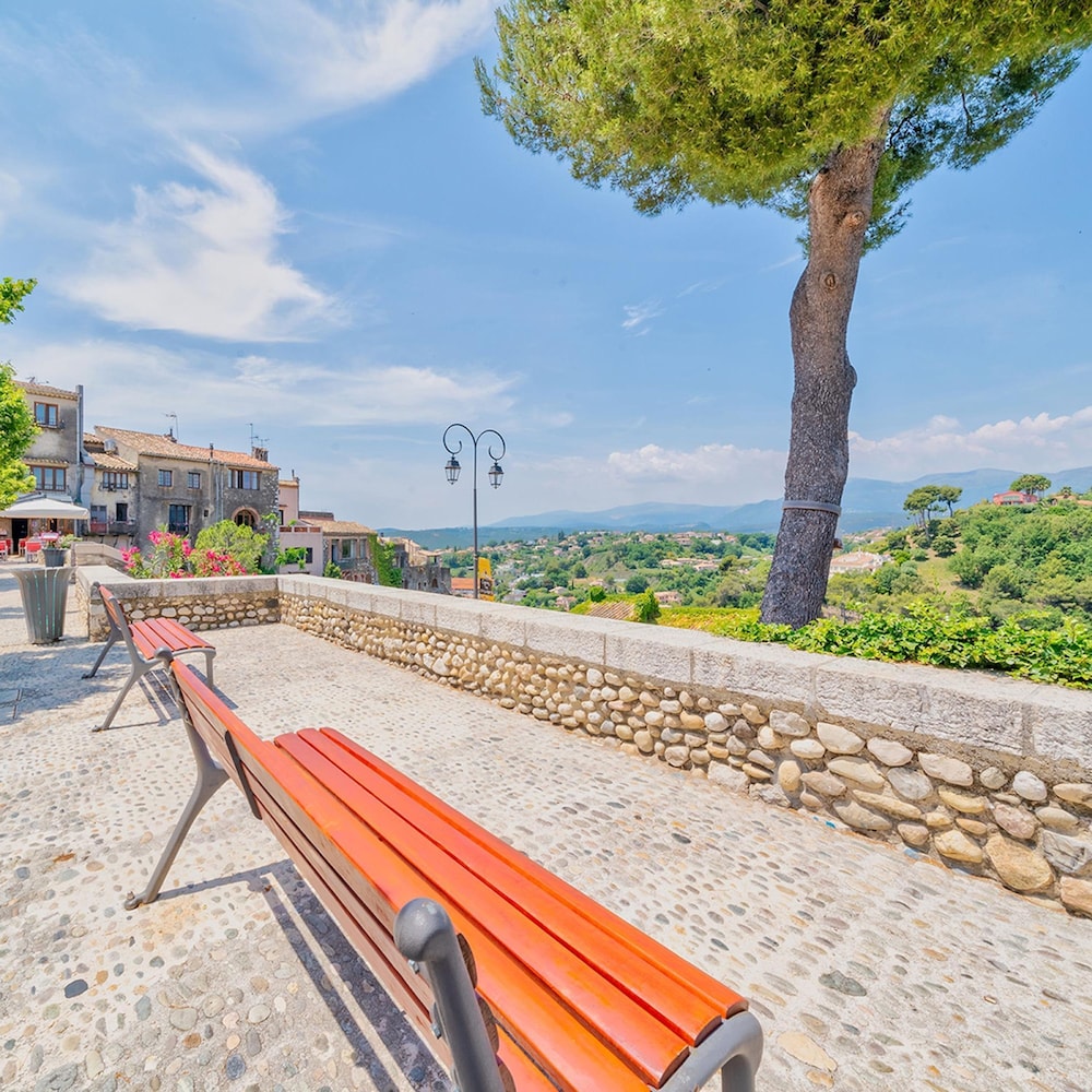 Maison Sans Delai in Cagnes sur Mer