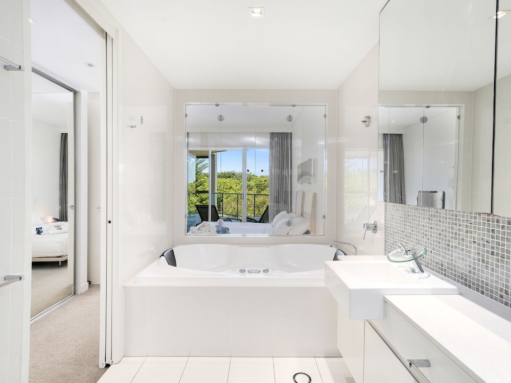 Luxury Apartments on Bells Boulevard