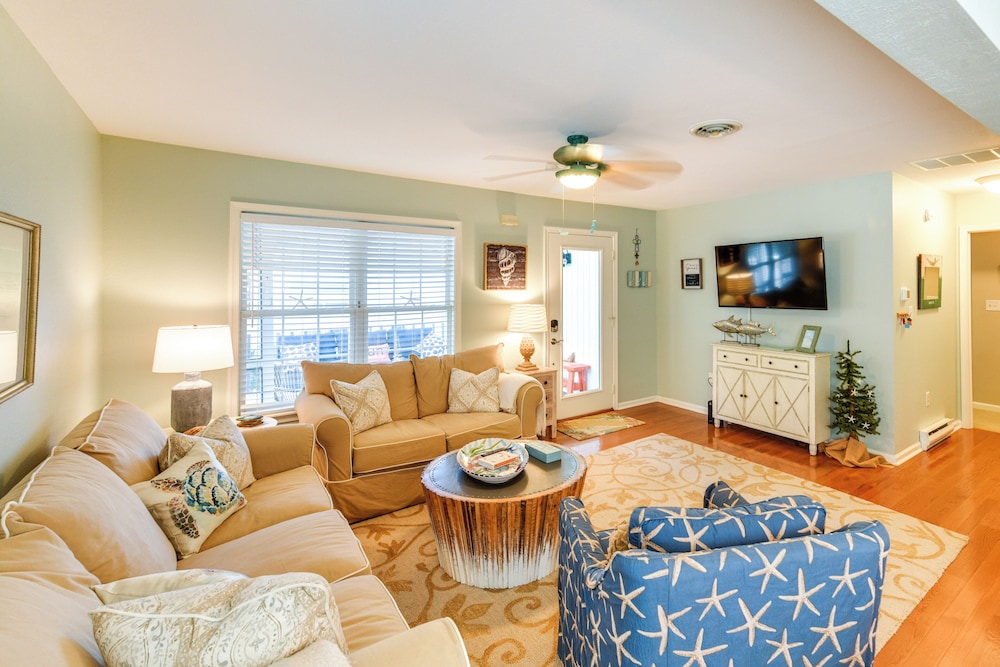 2 Mi to Boardwalk: Home w/ Deck in Bethany Beach!