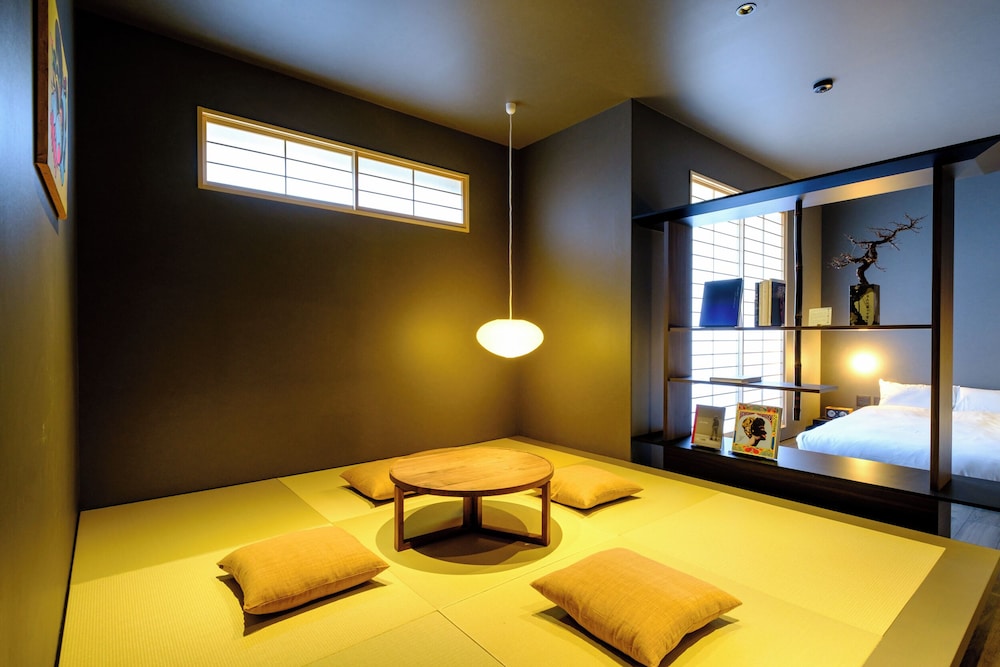 YANAKA SOW