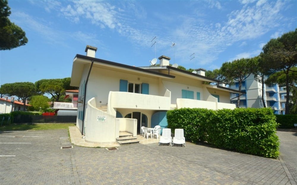 Charming Villa Near the Beach With Parking