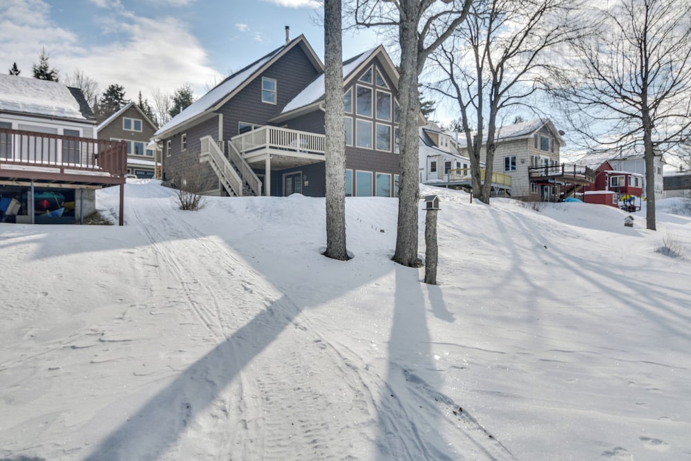 Lakefront New Hampshire Hideaway w/ Deck & Views
