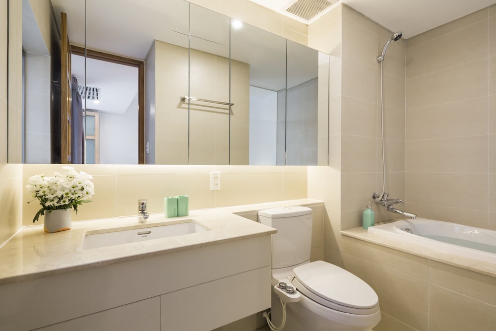 The Tropical Residence Serviced Homestay