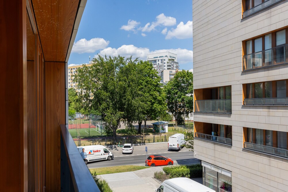 Deluxe Apartment by Renters view 4