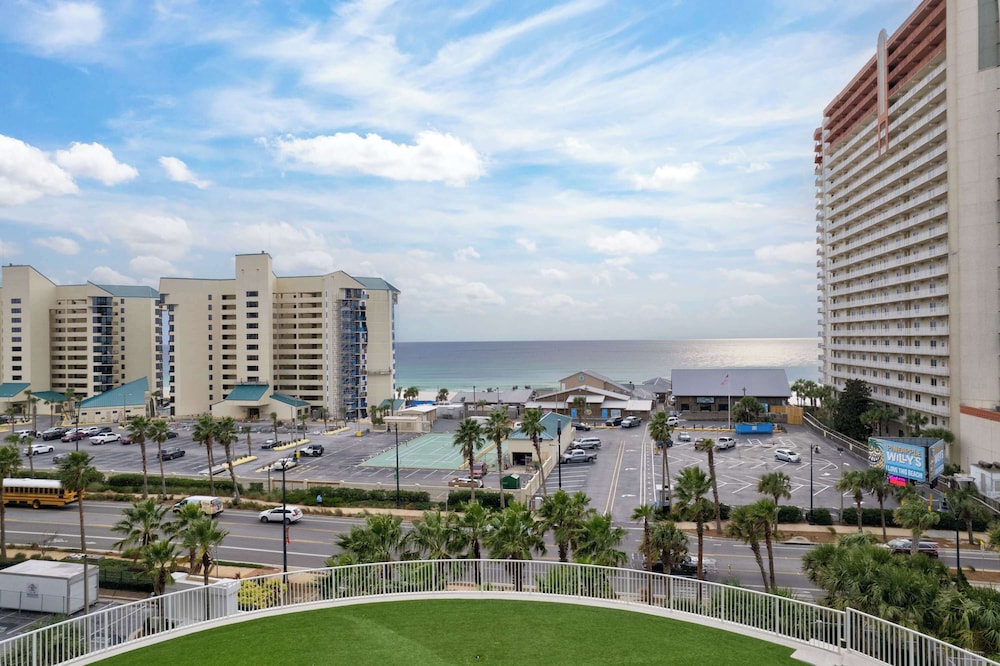 J Lews Place in Laketown Wharf!