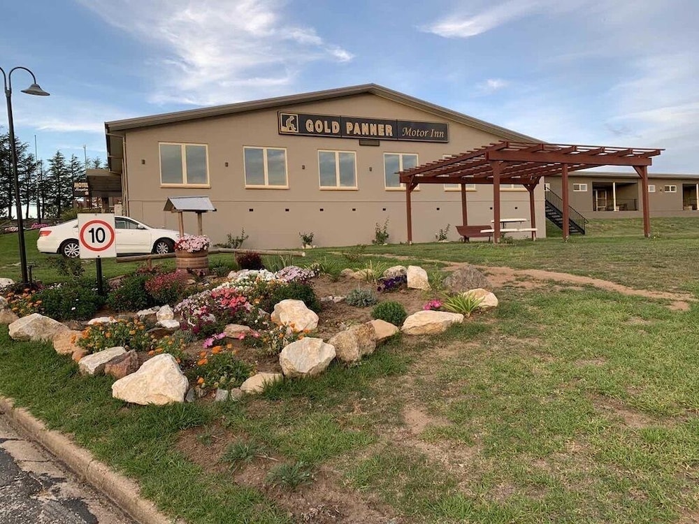 Gold Panner Motor Inn
