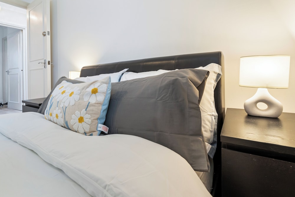 Charming London Apartment With 2 Bedrooms view 5