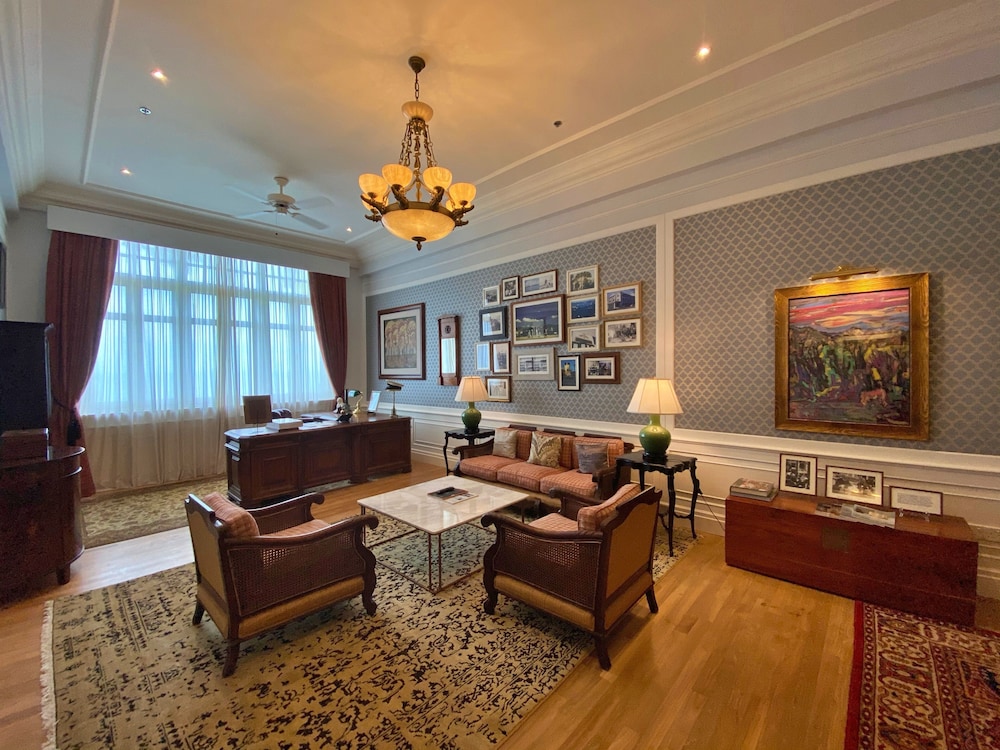 Eastern & Oriental Hotel 41
