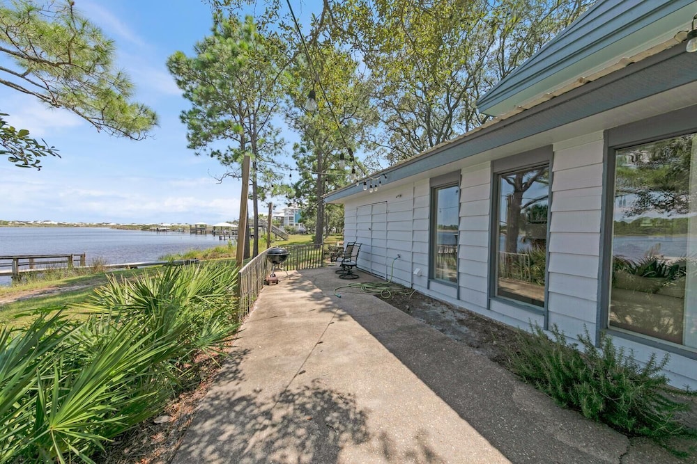 Sealake Cottage