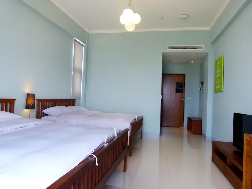 Down-Home Hotel view 2