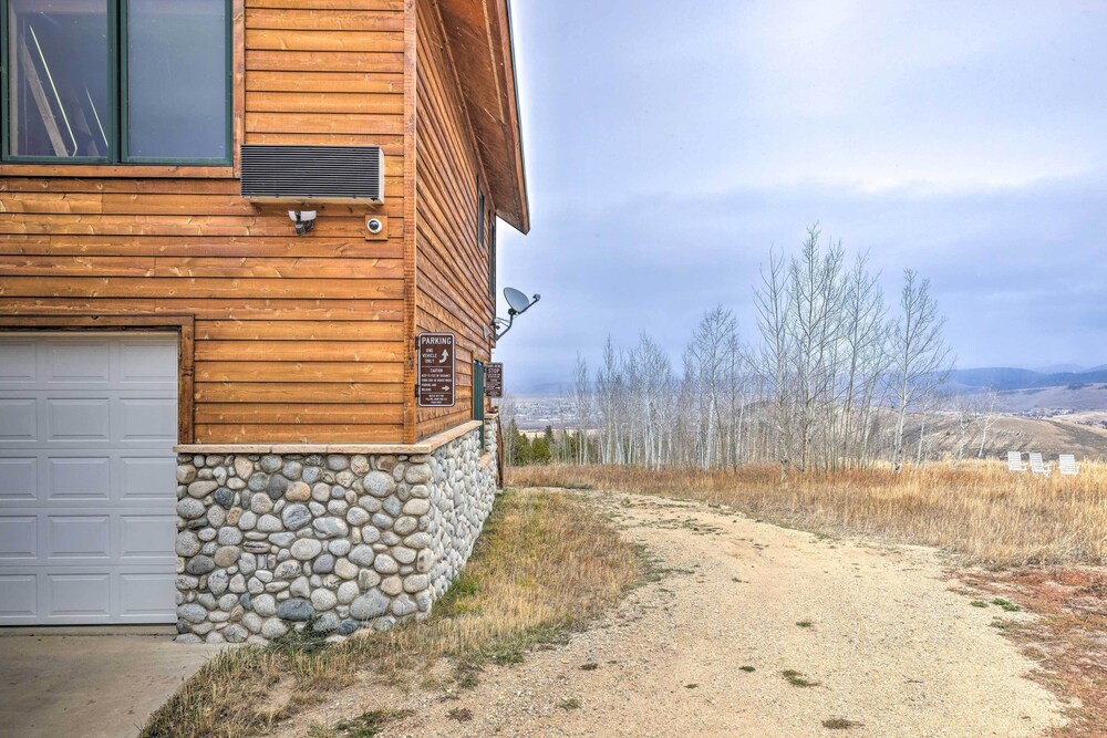 Secluded Granby Mtn Cabin: 75 Acres & Views view 4