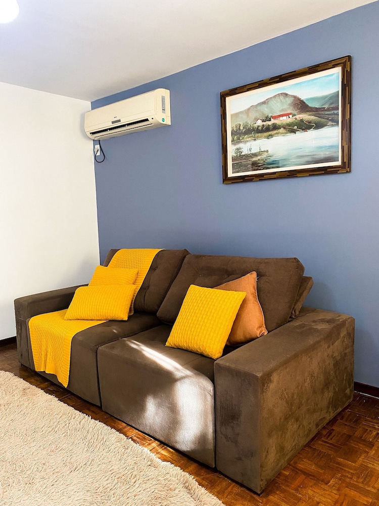 Casa 3 suites 1 quarto piscina AC 10 Hos