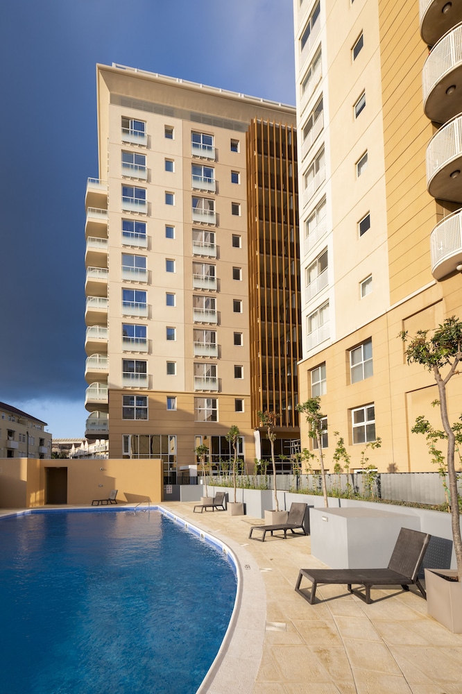 Bentley Holiday Apartments - West One view 3