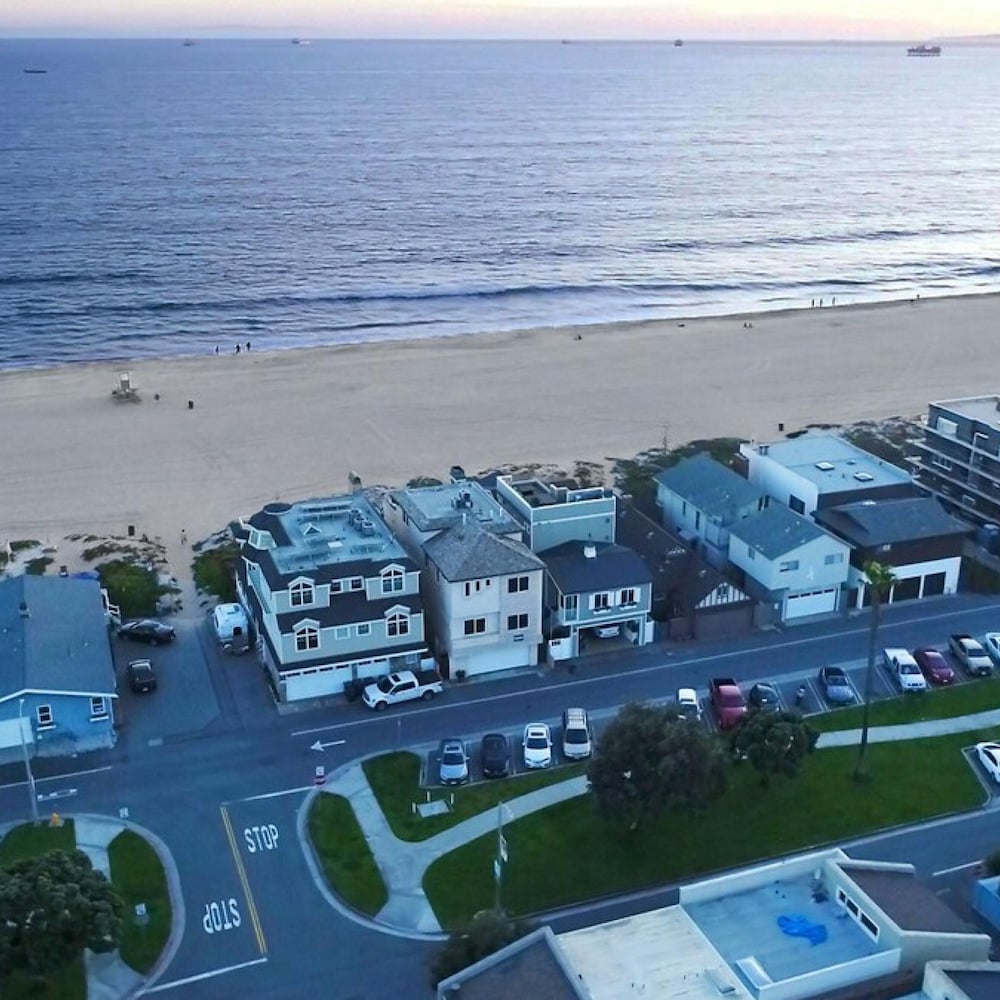 5 Bedroom Beachfront Masterpiece view 5