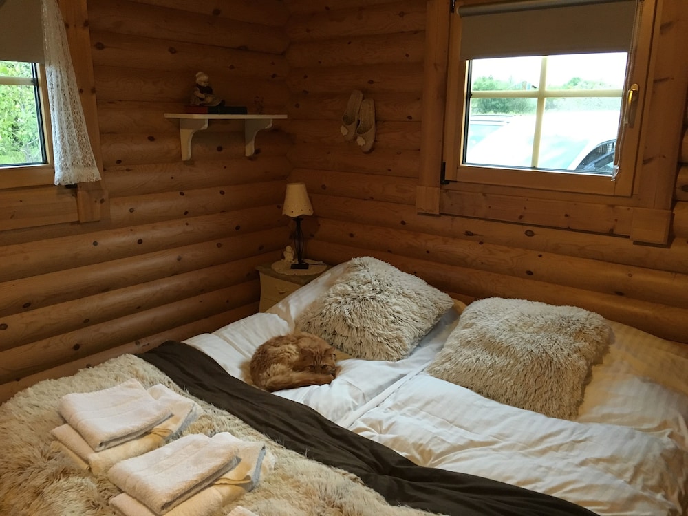 Log Cabin at White River view 3