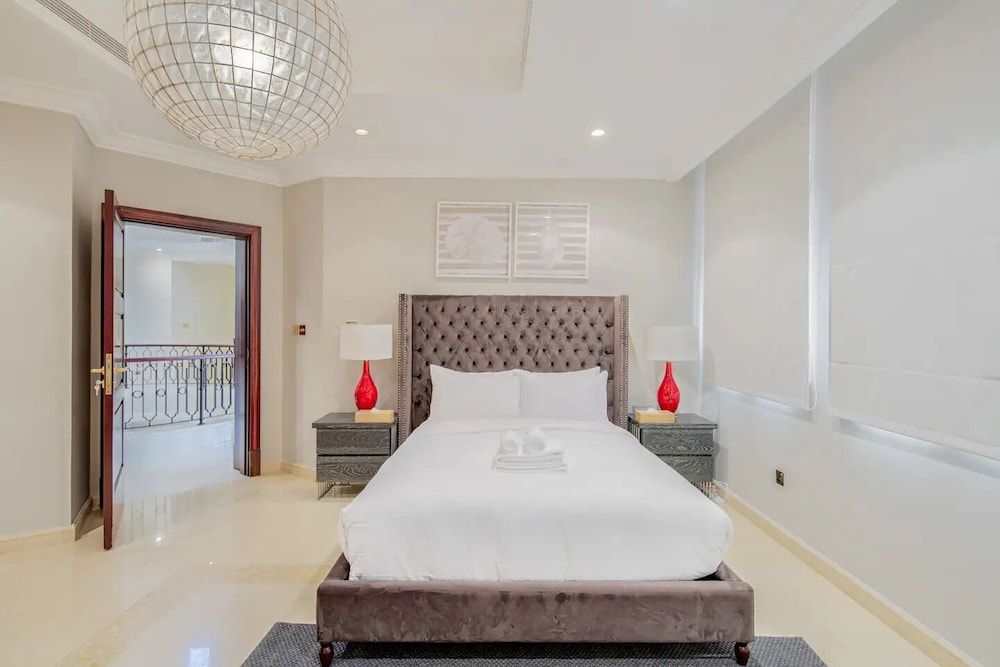 Private Palm Villa - Mint Stay