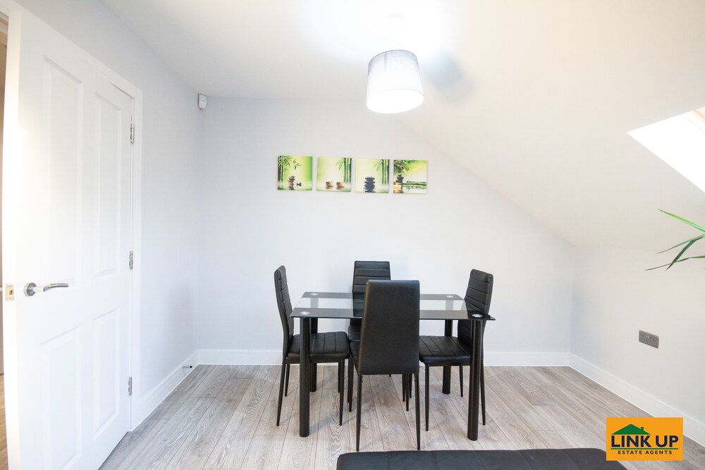 West Drayton Vacations - Holden Court - Property Image 1